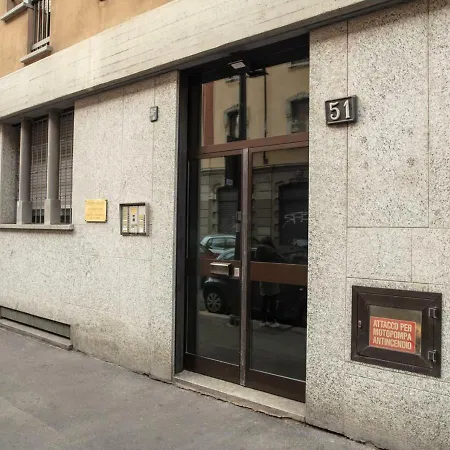Tadino * Milánó